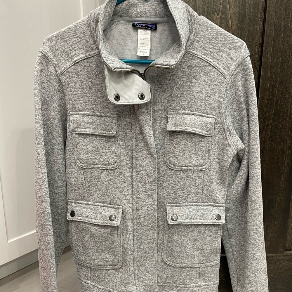 Patagonia sweatshirt size medium